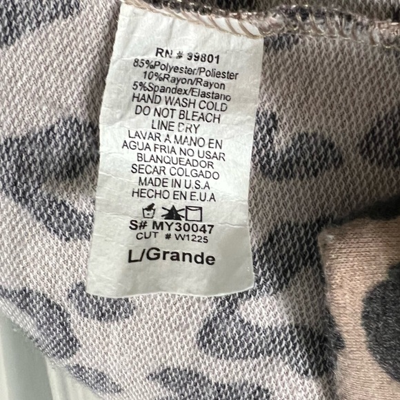 Leopard Print Long Sleeve Top - Picture 4 of 4